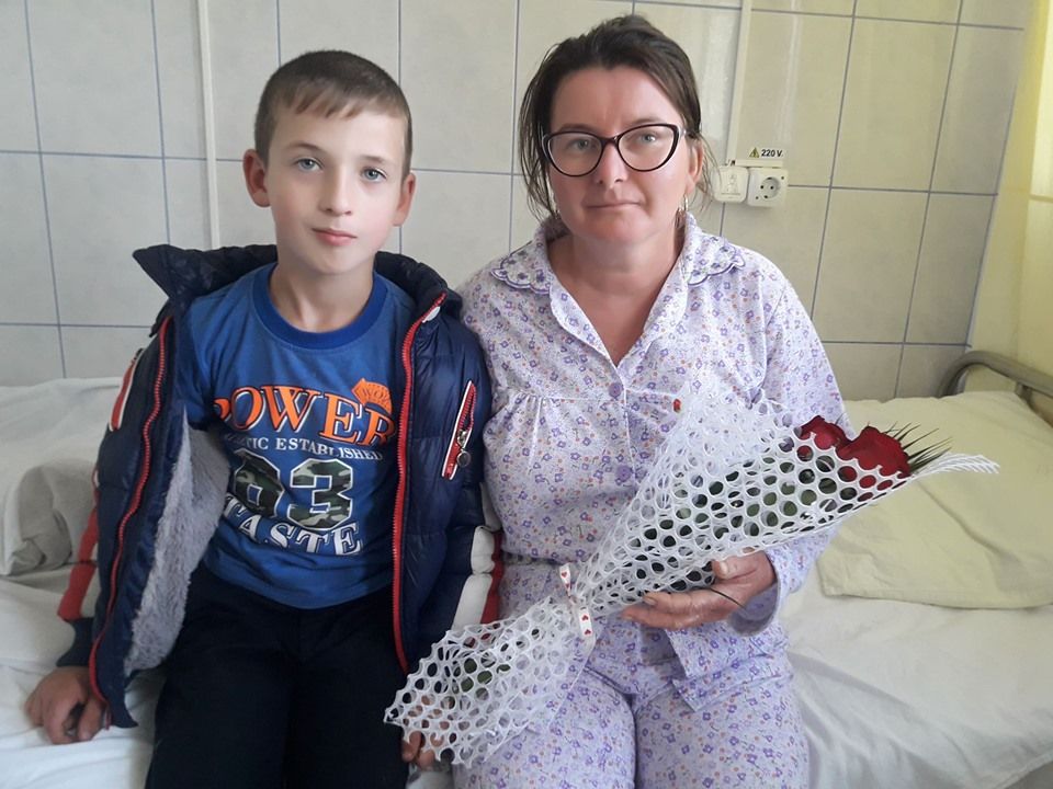 Iuliana are nevoie de noi! A muncit la căpșuni în Germania, are doi copii minunați și acum a primit un diagnostic crunt