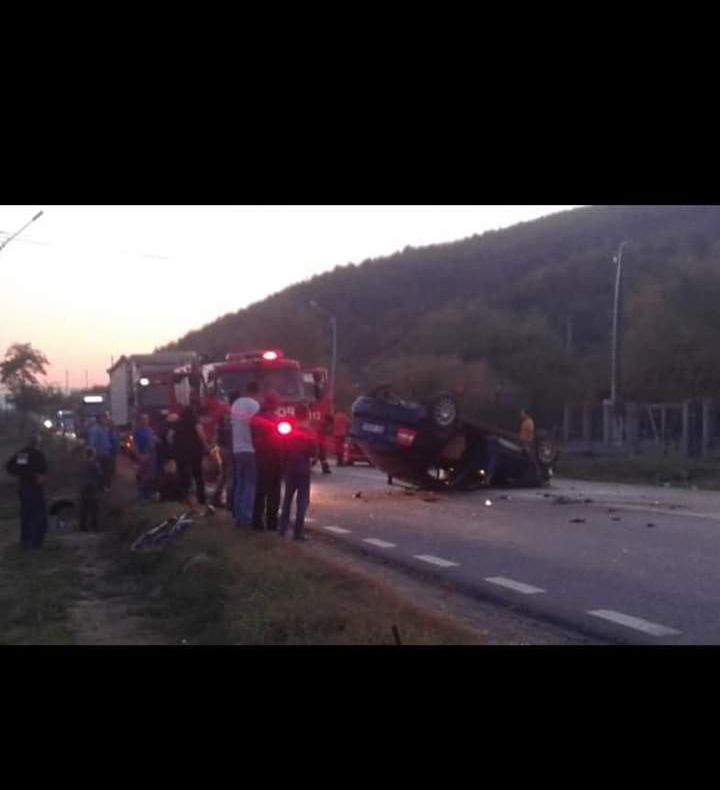 ULTIMA ORĂ: Cinci răniţi după ce o maşină s-a răsturnat la Sănduleni, pe DN11