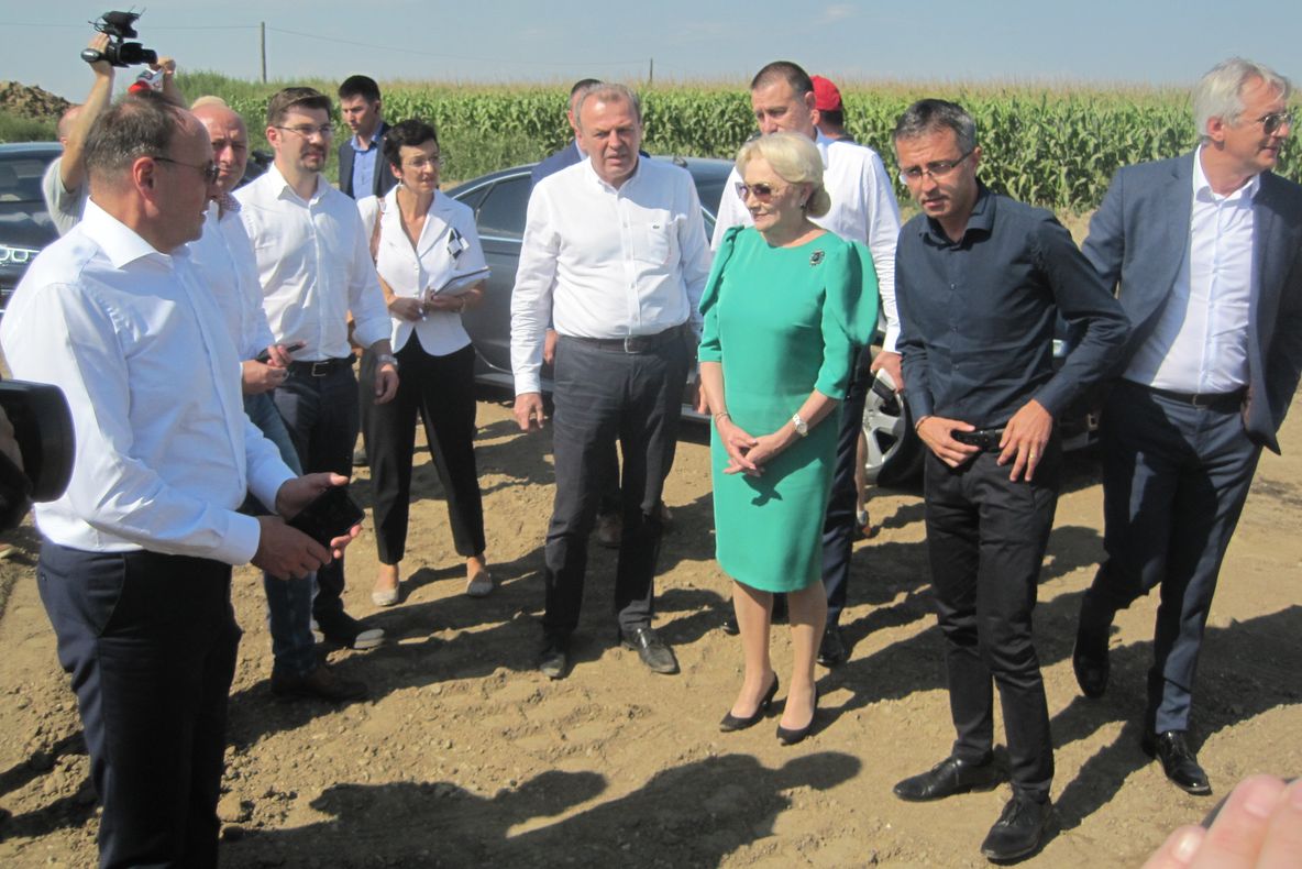 Viorica Dăncilă vine sâmbătă în județul Bacău. Dacă va respecta programul stabilit, Dăncilă va merge pe bicicletă pe Centura Bacăului