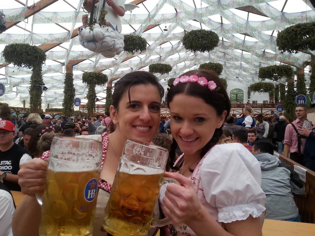 „Ein großes Bier, bitte!”. Începe Oktoberfest la Slănic Moldova