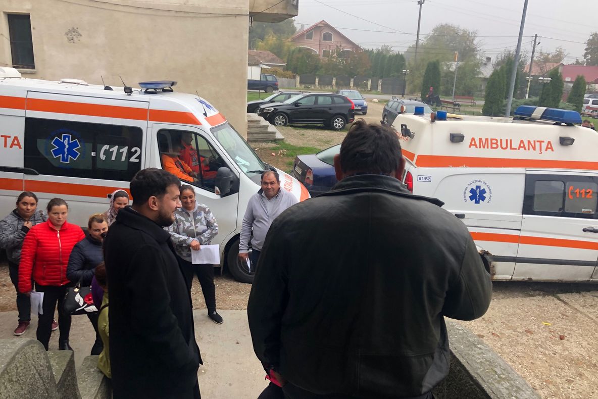 FOTO: Criza de sânge mobilizează preoțimea. Mai mulți preoți le-au dat un exemplu enoriașilor și au donat sânge