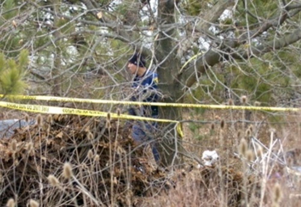 Protecția Copilului Bacău face propria anchetă în cazul minorului cu dizabilități legat, pus în portbagaj, dezbrăcat la pielea goală și abandonat la marginea pădurii. Agresorii vor fi prezentați astăzi instanței cu propunerea de arestare