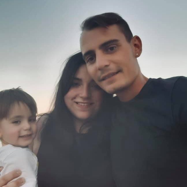 TRAGEDIE:Un oneștean de 24 de ani a murit fulgerător la ieșirea dintr-un bar. Era căsătorit și avea un băiețel de 3 ani. Zeci de mesaje de condoleanțe