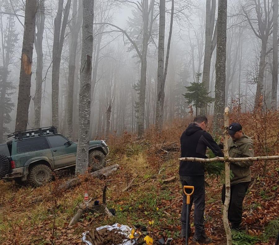 FOTO: Rămășițele unui soldat român și muniție neexplodată, descoperite pe Muntele Cernica de lângă Slănic Moldova