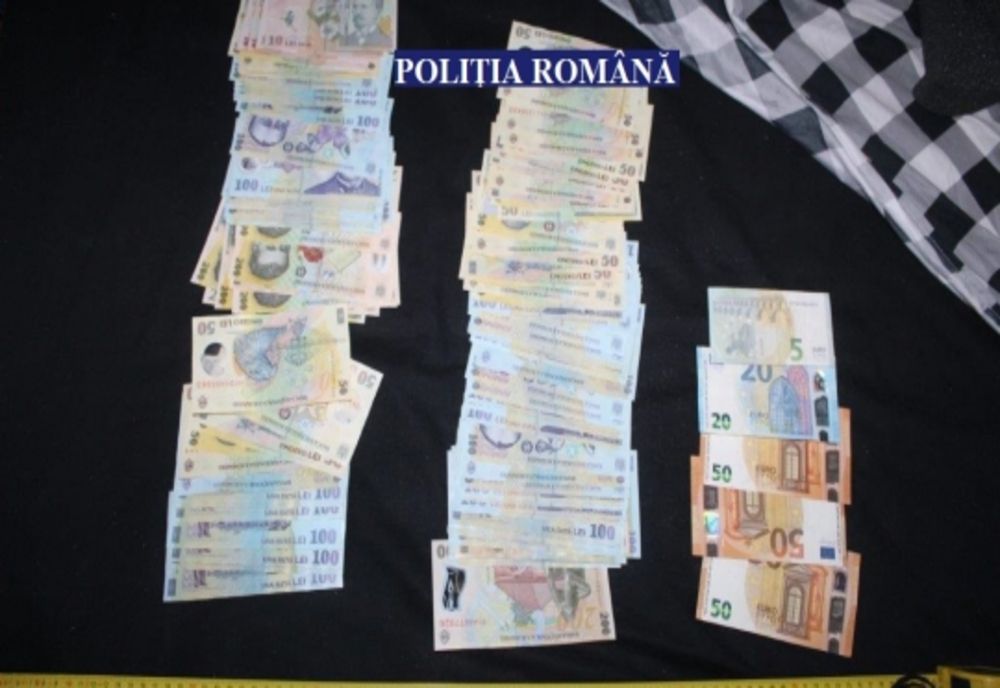 Tânăr de 28 de ani, reținut de polițiști pentru proxenetism în Bacău