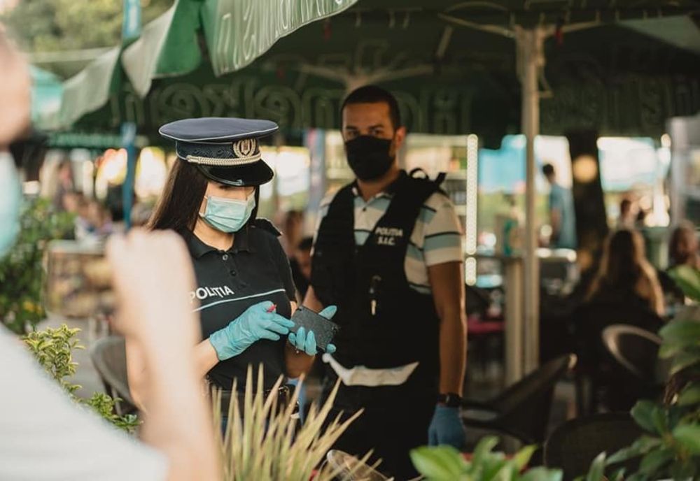 Weekend plin de controale în zonele turistice și comerciale ale județului. 2.000 de persoane legitimate, 213 amenzi aplicate
