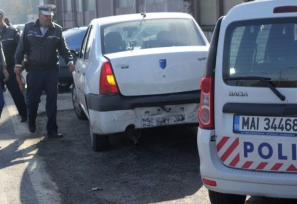 Dosar penal pentru că a condus o mașină cu numere expirate