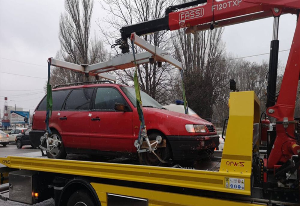 Perioada în care o mașină poate fi "abandonată" în parcările publice, redusă de la un an la 6 luni