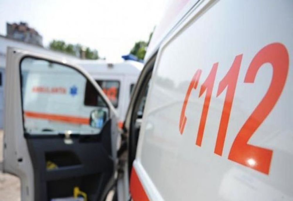 Accident în județul Bacău din cauza unui șofer neatent. O fetiță a ajuns la spital