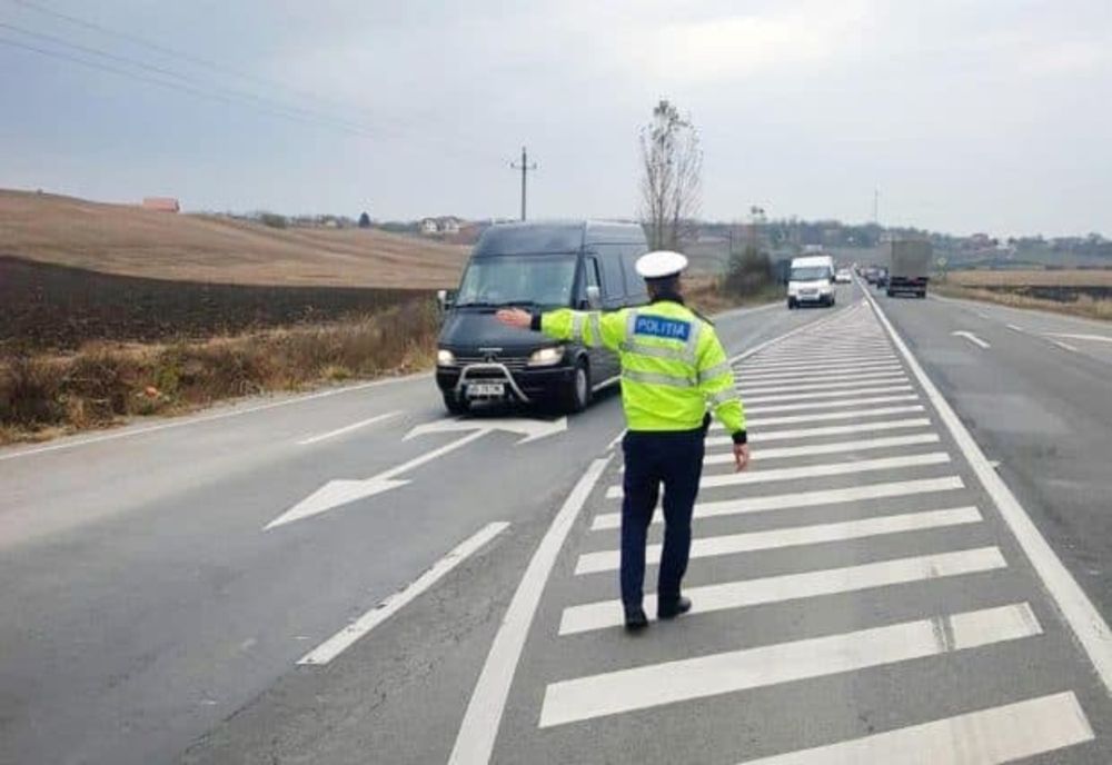 A condus un autoturism sub influenţa alcoolului. Vehiculul era sub sechestru
