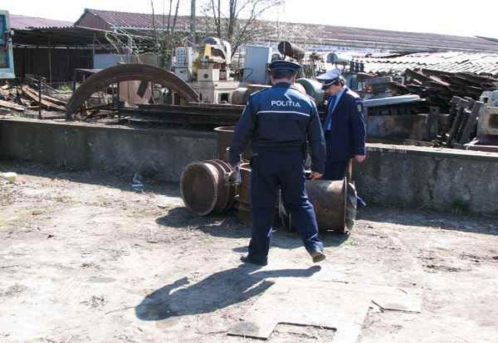 Depistat de polițiști transportând fier vechi fără acte