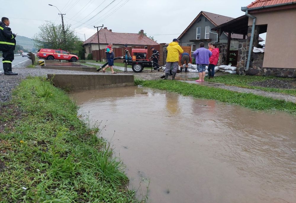 Actualizarea hidrologilor! COD PORTOCALIU de inundații, până mâine dimineață! Zonele vizate!