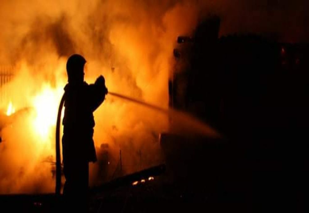 Incendiu VIOLENT la un agent economic din Bacău- VIDEO