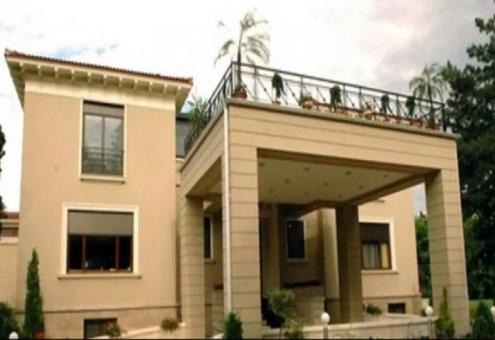 Culisele Statului Paralel: Secretele și controversele caselor de protocol în care stă Klaus Iohannis