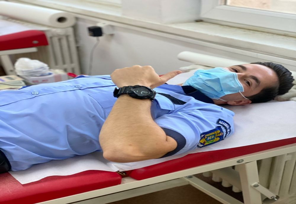 „Pentru ca alţii să trăiască, donează plasmă”