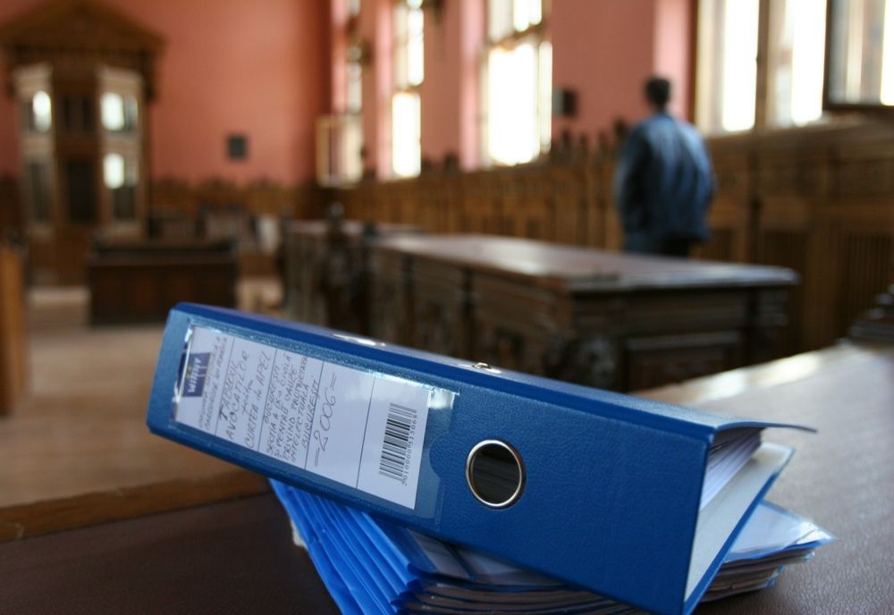 Cercetări efectuate de polițiștii de la economic pentru fals în înscrisuri sub semnătură privată