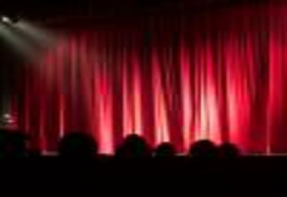 Bani de la Guvern pentru 61 de teatre, opere şi filarmonici din ţară