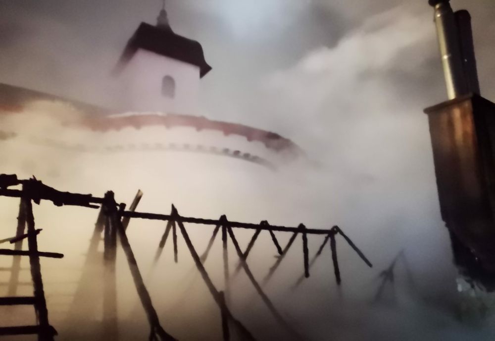 Incendiu la o casă praznicală din Asău