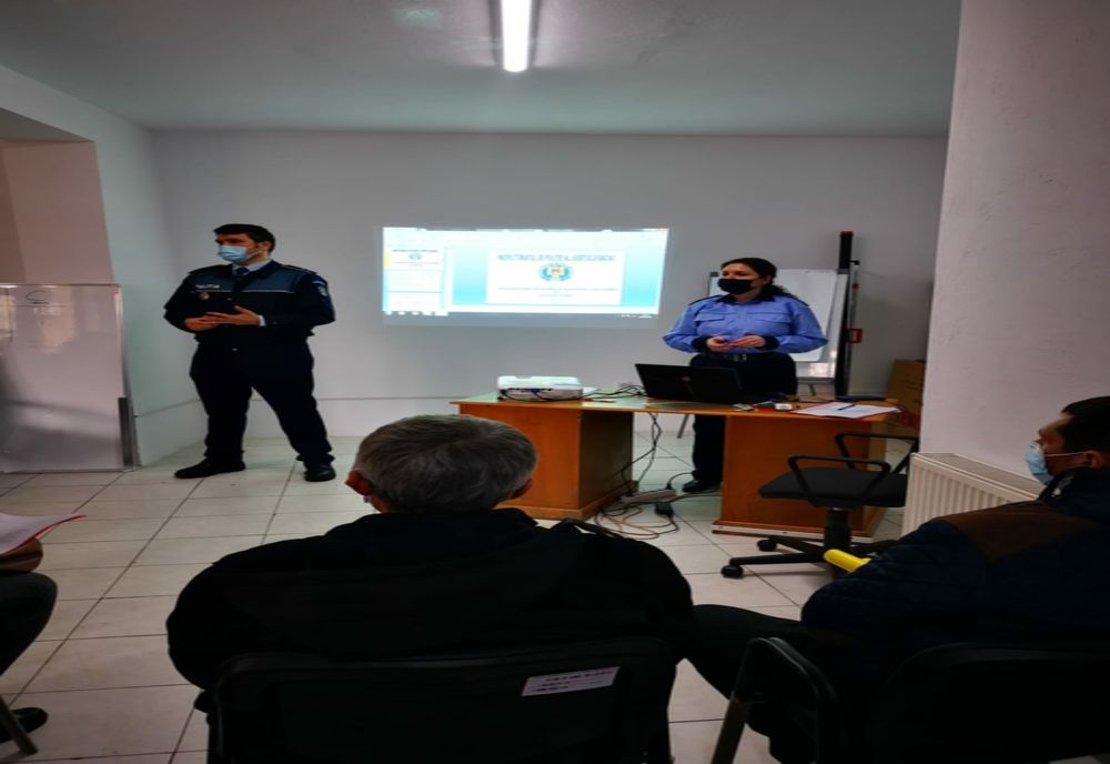 Campania ”Informarea, o cale spre reintegrare socială”,  implementată de polițiști