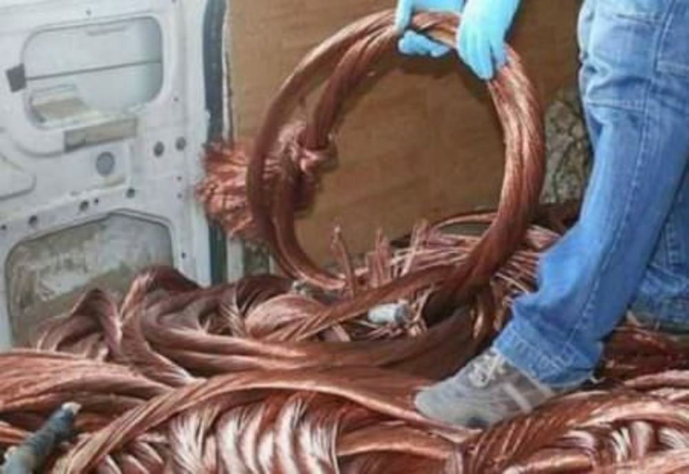 Peste 250 de kilograme de cupru descoperite în mașina unui bărbat din Livezi