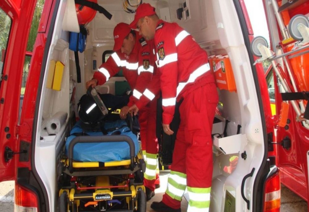 Băcăuan, rănit în urma unui accident pe DJ 153, în Mureș! Bărbatul a fost transportat la spital