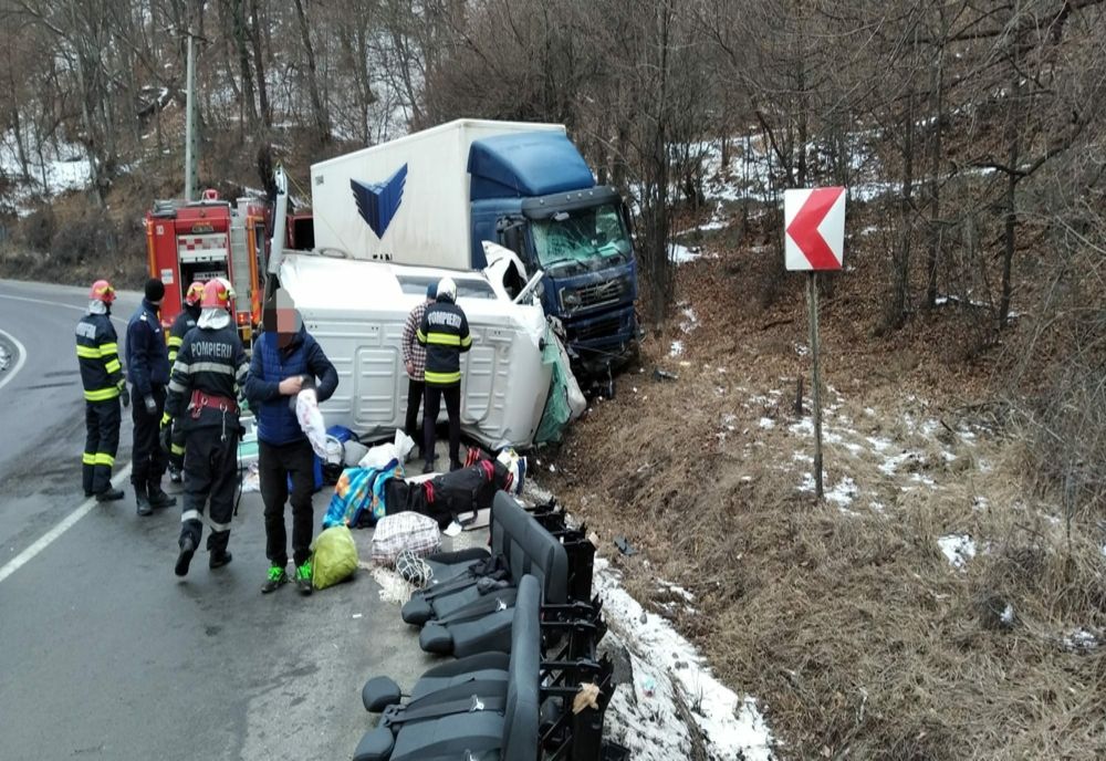 FOTO-Accident cu cinci victime în Oituz