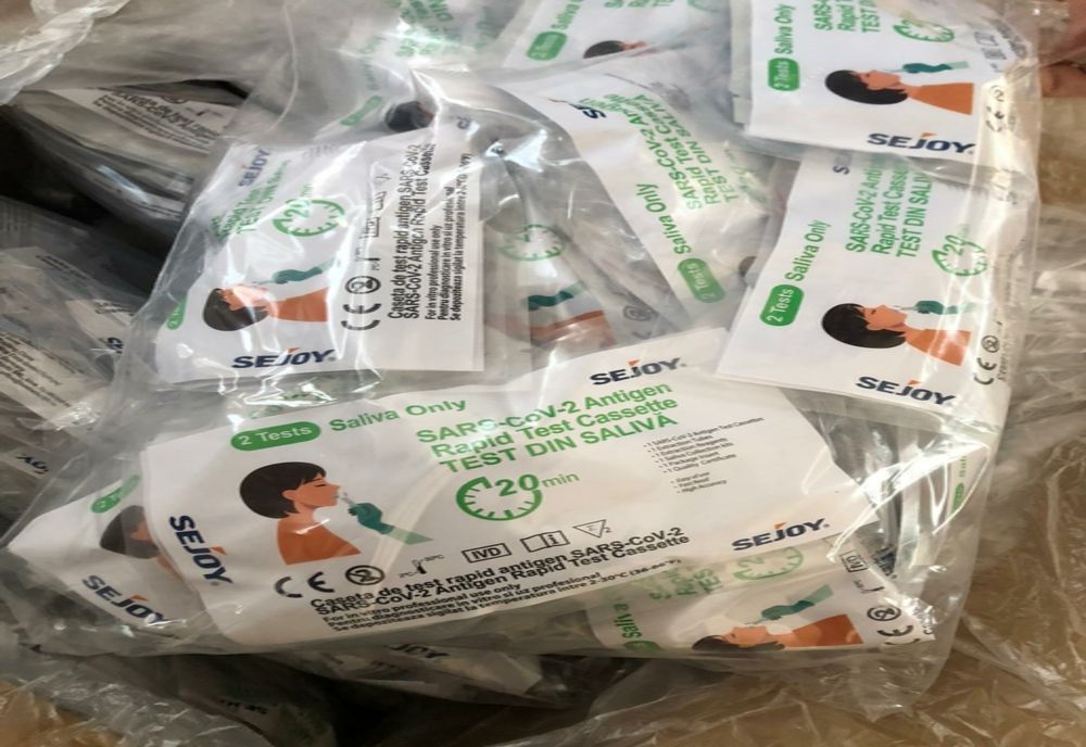 Se reia testarea în școli: un nou lot de 327.000 de teste pe bază de salivă pentru județul Bacău 