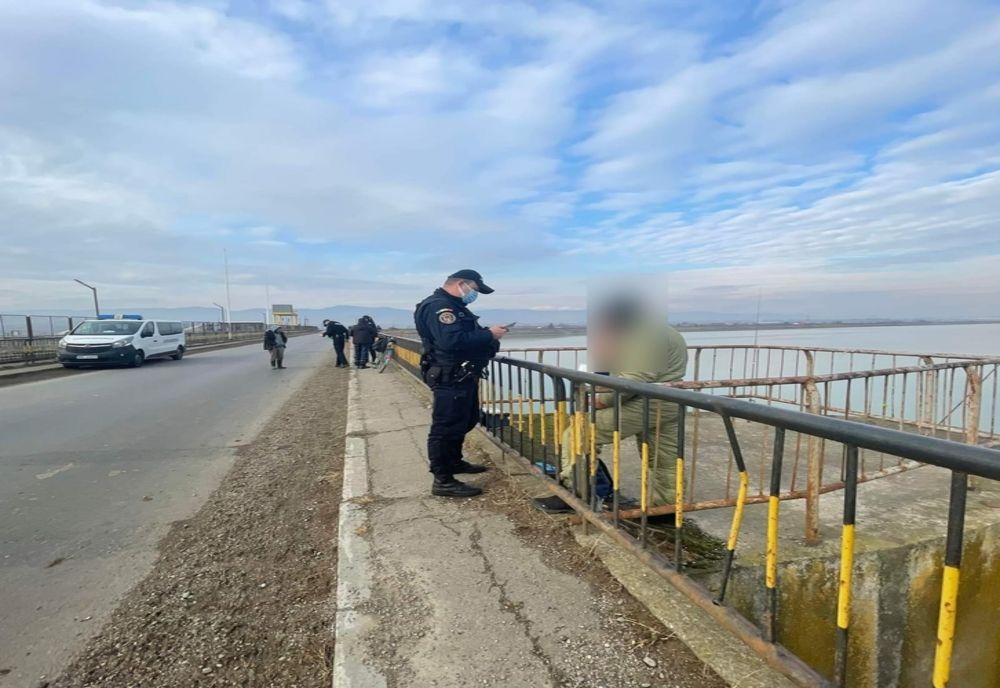 Braconajul piscicol, în atenția jandarmilor băcăuani