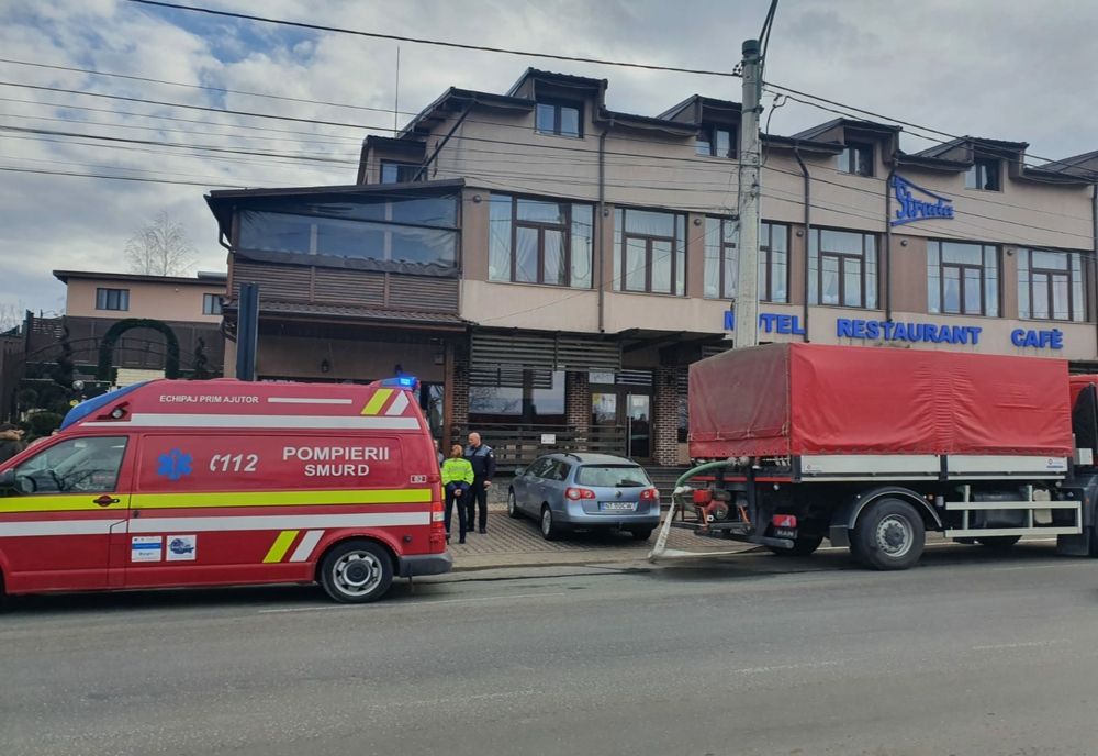 Panică la o pensiune din Onești după ce un incendiu a cuprins acoperișul