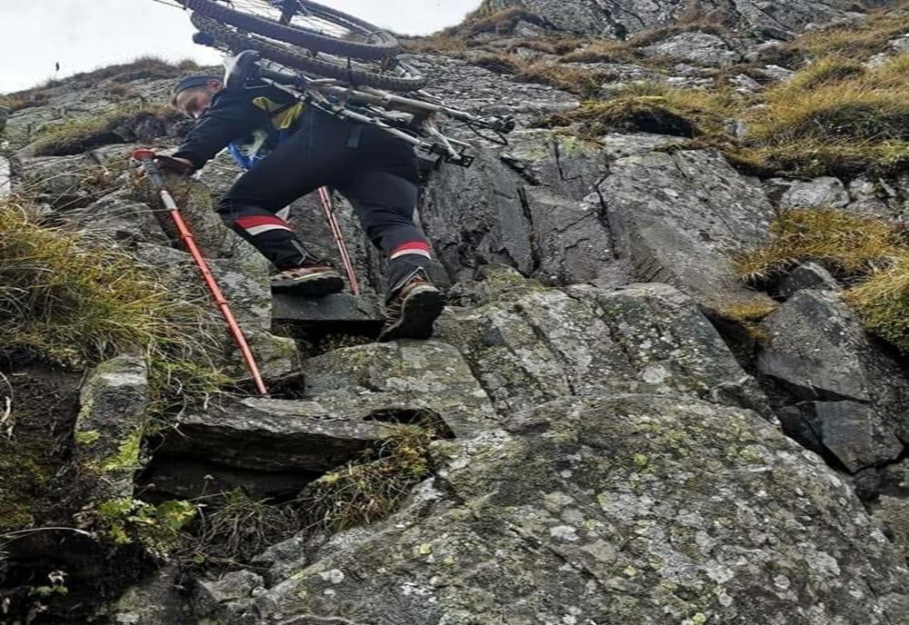 Agentul șef principal de poliție Dan Gârleanu , în „Cartea recordurilor”