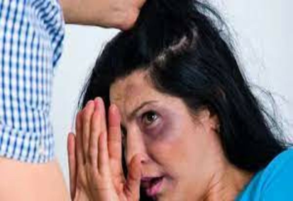 Dosar penal pentru un soț violent