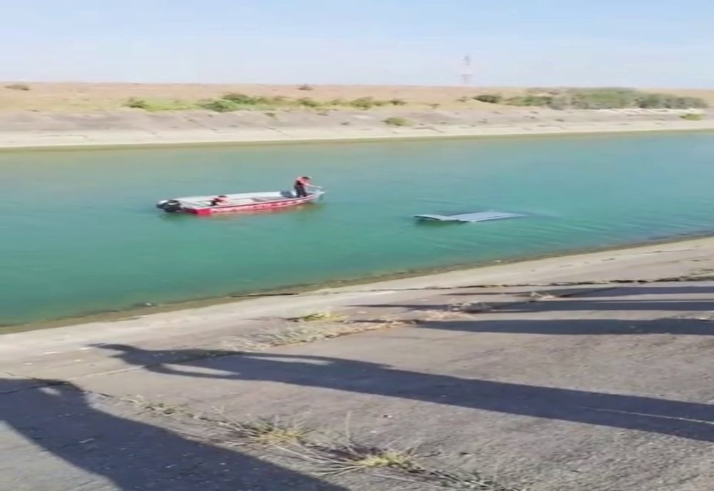 Două persoame și-au pierdut viața după ce mașina în care se aflau a căzut în apă