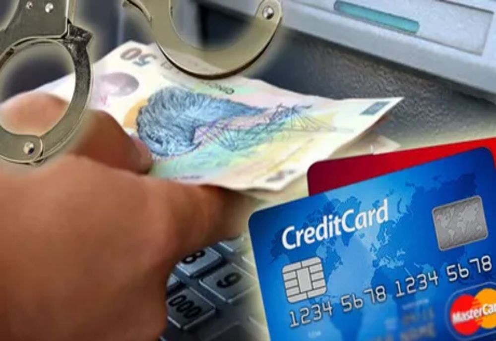 Doi bărbați reținuți de polițiști după ce au golit mai multe bancomate