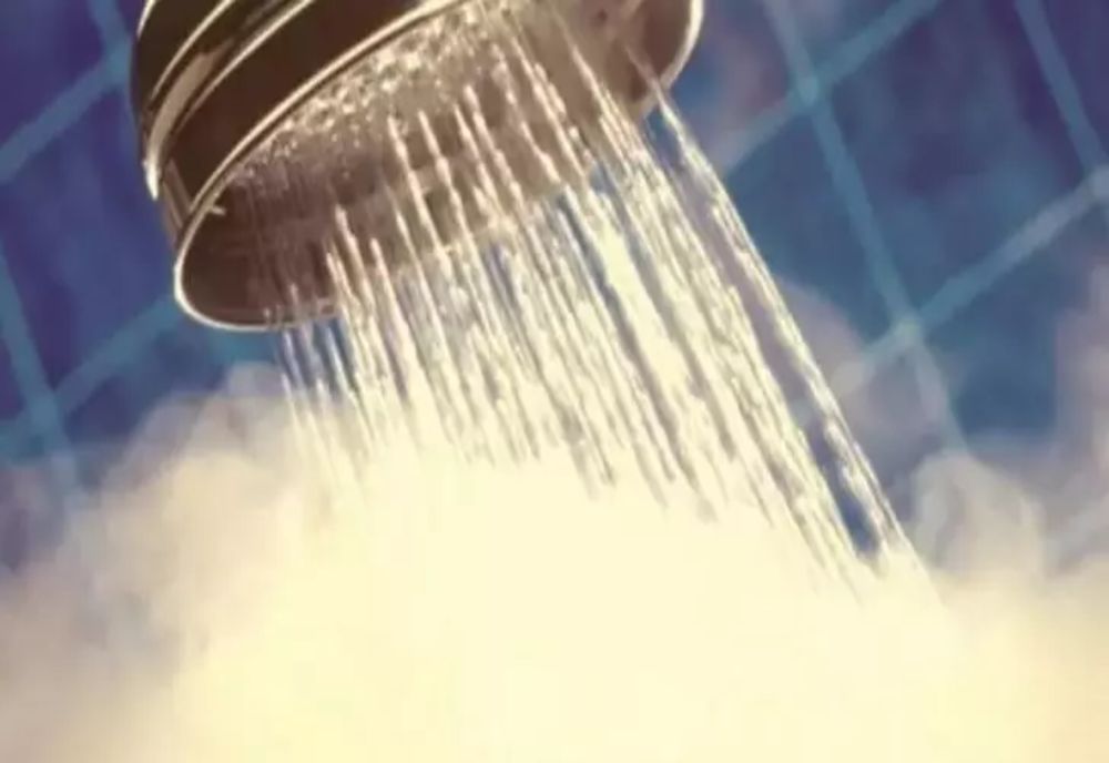 600.000 de mii de oameni, fără apă caldă de luna viitoare! Primarii disperați cer bani urgent de la Guvern