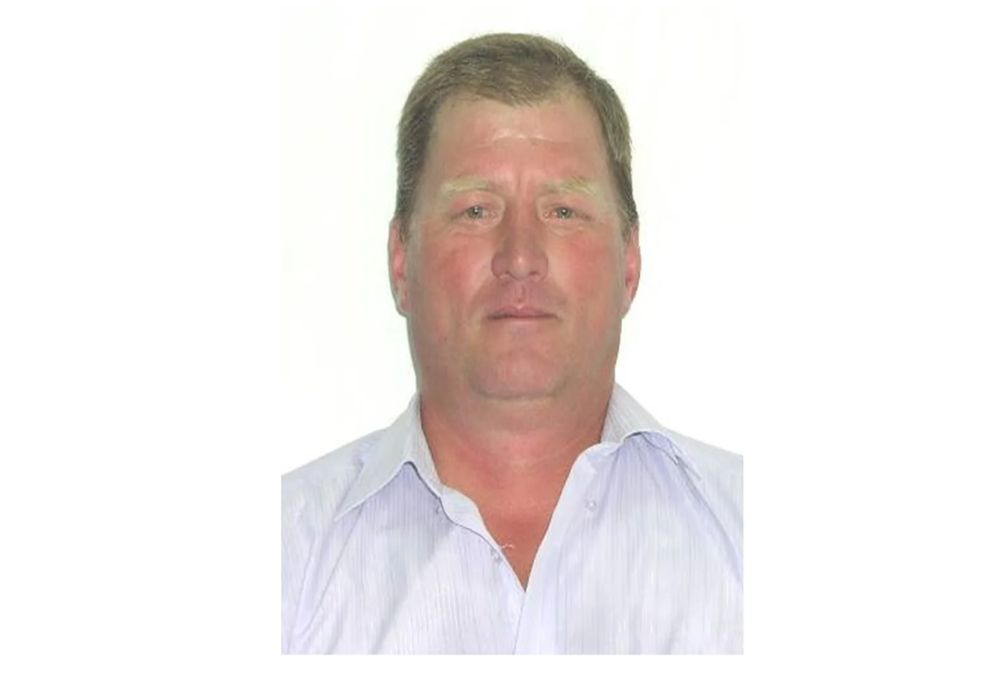 Sunați IMEDIAT la 112 dacă aveți informații despre acest bărbat!