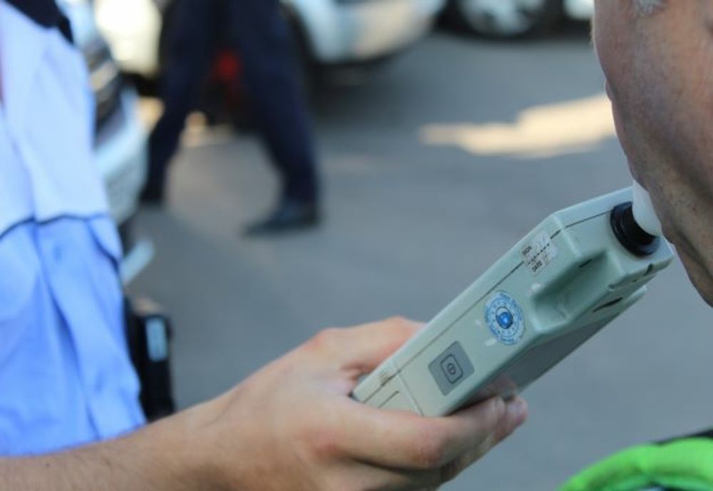 Alcoolemie de 1,12 mg/l alcool pur în aerul expirat pentru un șofer de doar 19 ani