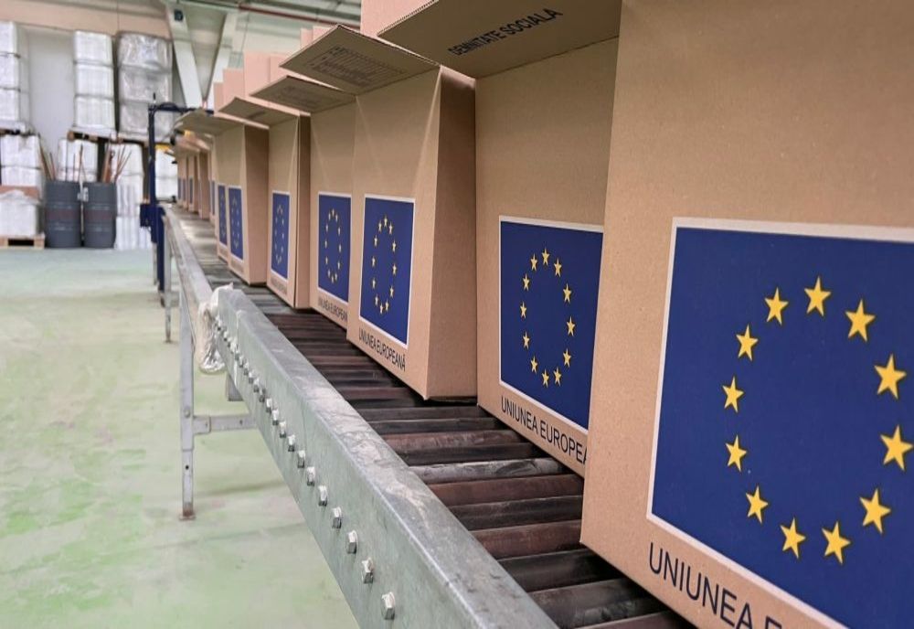 A început distribuţia unei noi tranşe de pachete cu alimente. 1,18 milioane de persoane vulnerabile vor primi pachete de 24 kg, cu produse alimentare româneşti