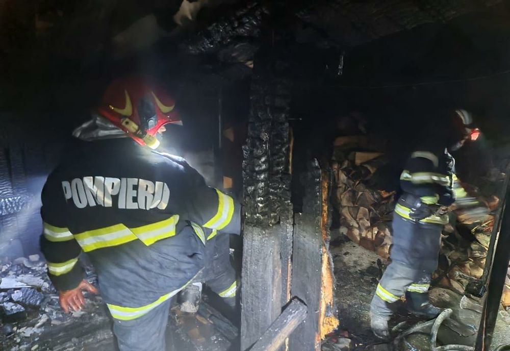 Incendiu la o casă din comuna Blăgești din cauza unui scurtcircuit