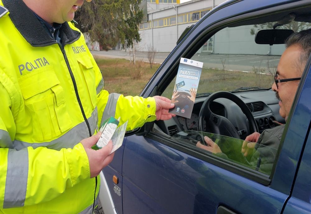 Peste 50 de șoferi au rămas fără permisele de conducere în weekend