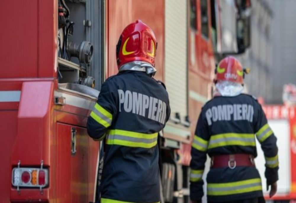 Incendiu la un liceu din Bacău, provocat de copii. Peste 260 de persoane au fost evacuate