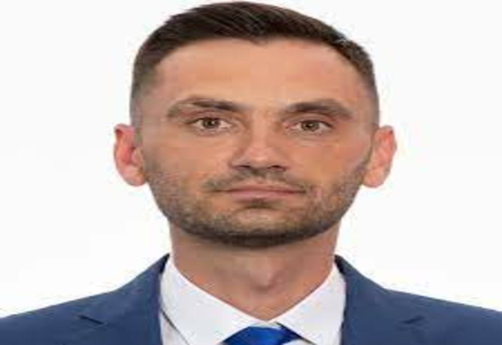 Un primar din Bacău și-a tăiat salariul său și al angajaților din primărie pentru a avea bani de investiții