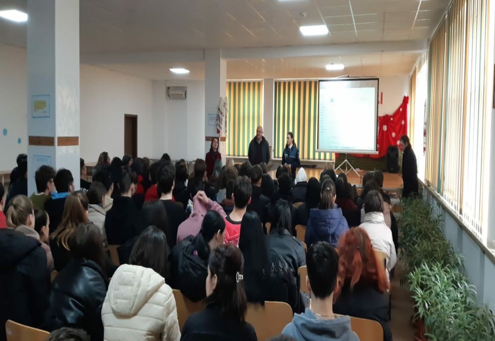 Prevenirea  violenței în familie, prioritate a polițiștilor băcăuani 