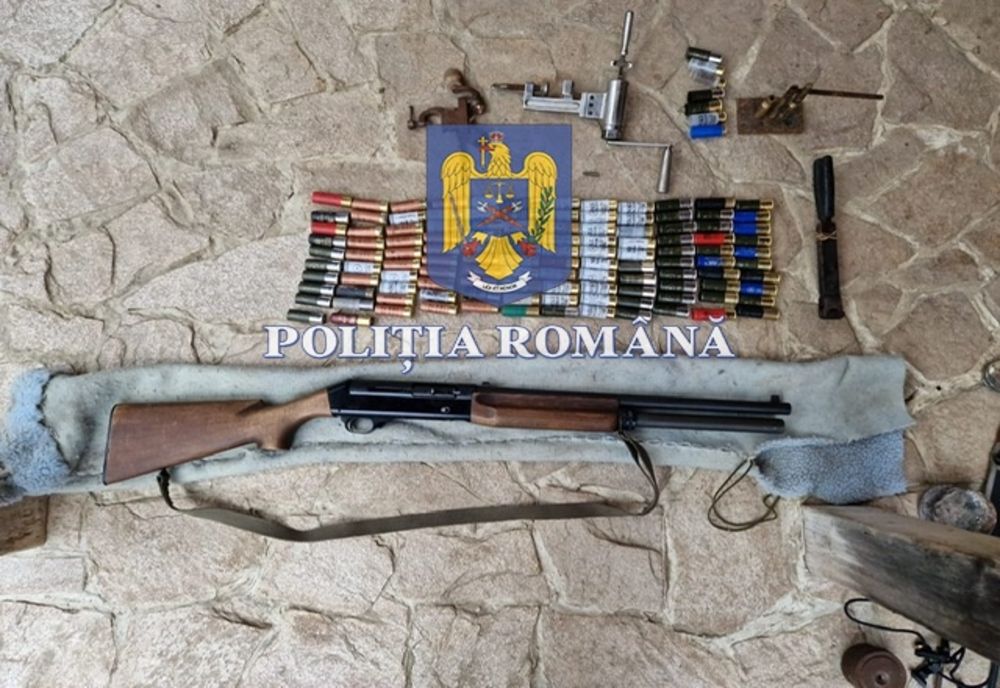 Armă deținută ilegal de un bărbat din Mănăstirea-Cașin