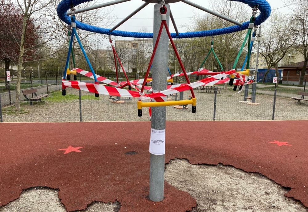  10.000 lei, amendă pentru nereguli găsite de comisarii OPC la un spațiu de joacă din Bacău