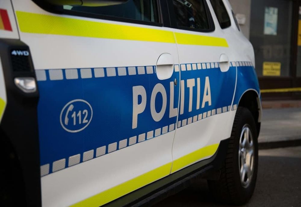 Un bărbat din Dărmănești a ajuns la spital după ce a fost oprit în trafic de polițiști