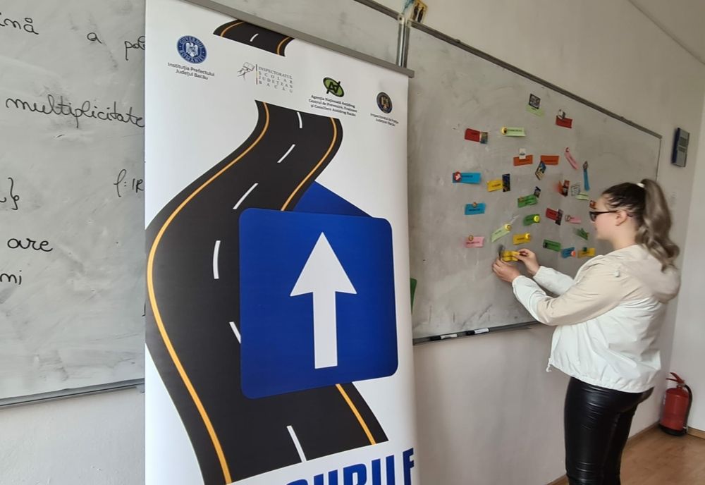 Polițiștii și liceenii vorbesc depre traficul și consumul de droguri