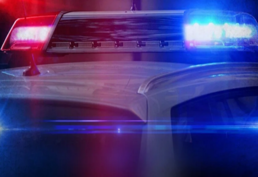 O tânără, smulsă dintr-o mașină de către fostul iubit gelos și dusă sub un pod. Agresorul a ajuns în arest