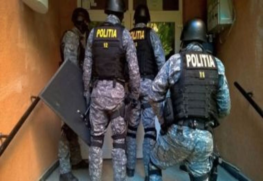 IGPR vrea să scape de berbeci și cumpără ciocane. Acestea vor fi folosite în spargerea ușilor la descinderi