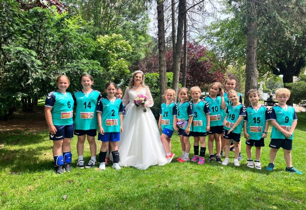 Sportivii de la OK Sport Onești au ”furat” mireasa la Piatra-Neamț