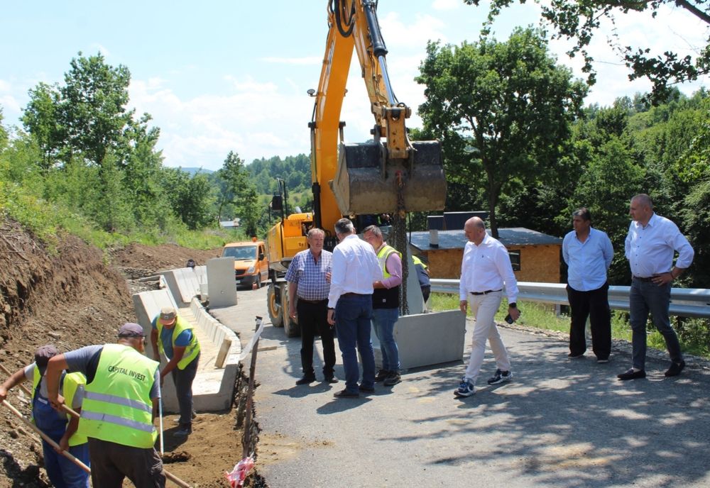 Asfaltare pe drumul comunal 131A din Dofteana